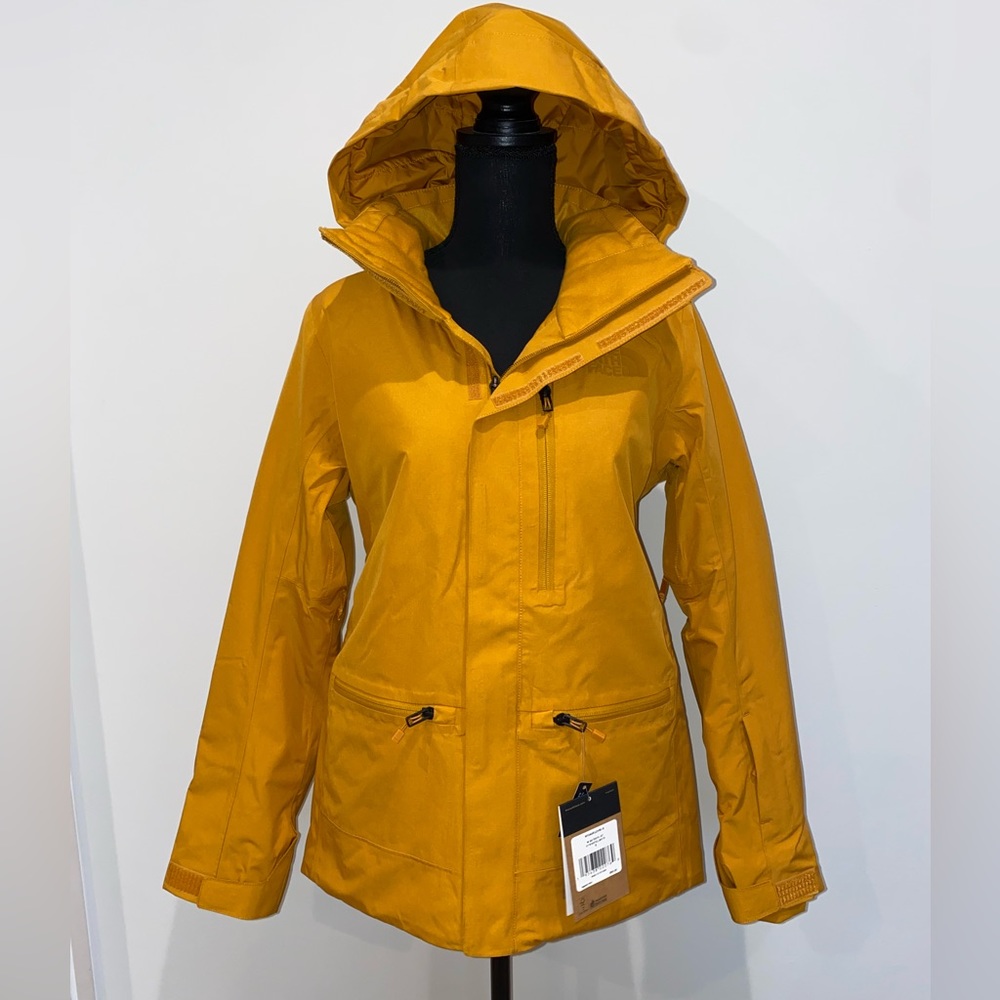 North Face Women’s Jacket with Removable Hood. NWT’s